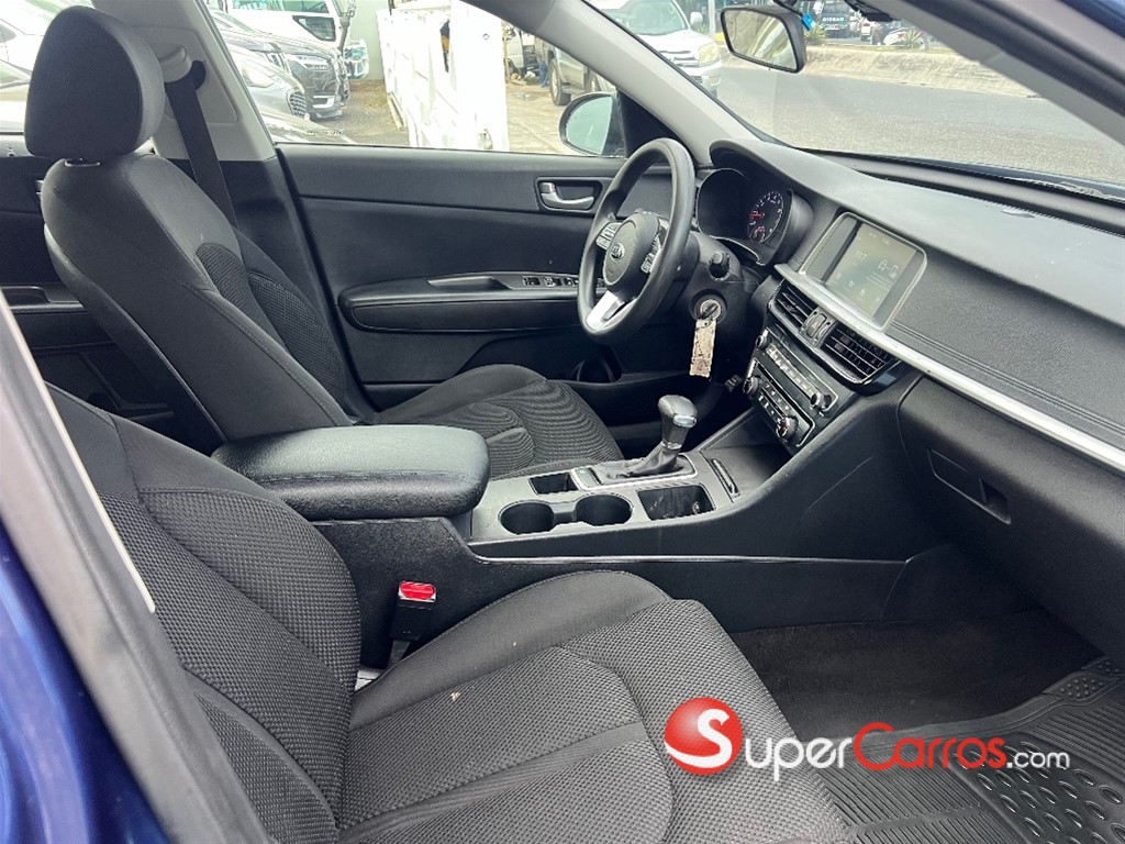 2020 Kia Optima FE — foto 11 / 12