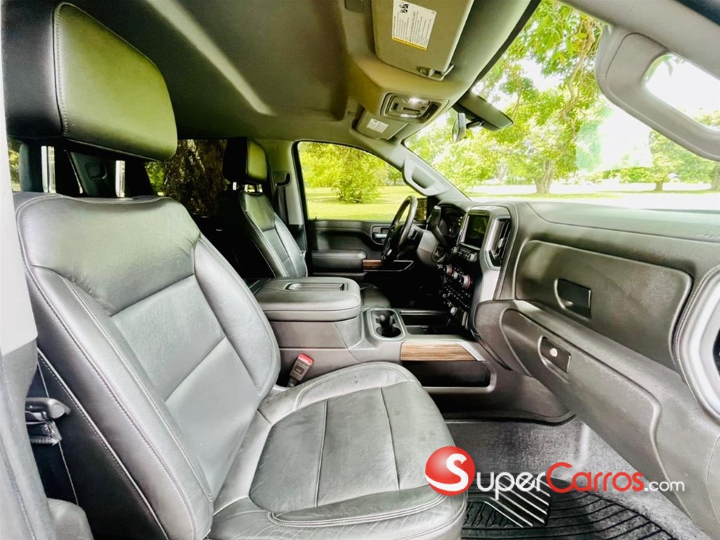 2020 Chevrolet Silverado RST — foto 2 / 12