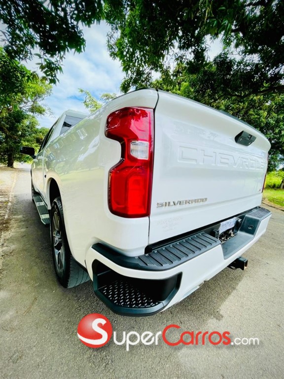 2020 Chevrolet Silverado RST — foto 6 / 12