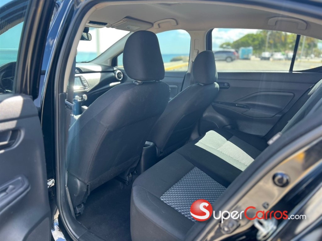 2022 Nissan Versa — foto 9 / 12