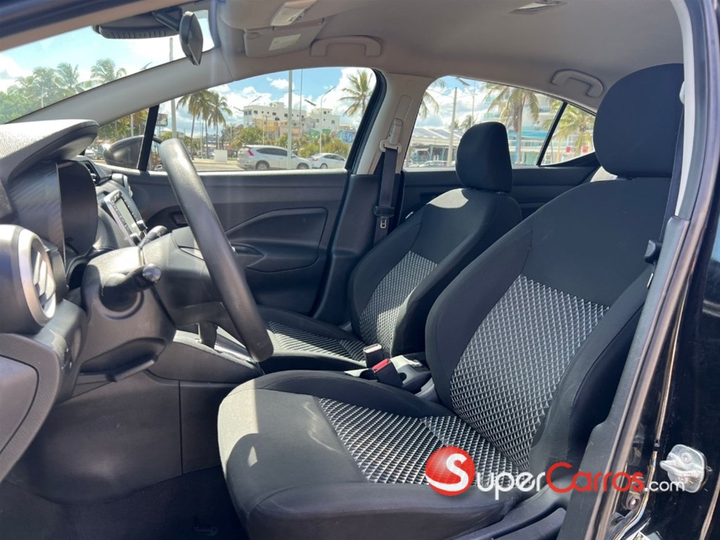 2022 Nissan Versa — foto 10 / 12