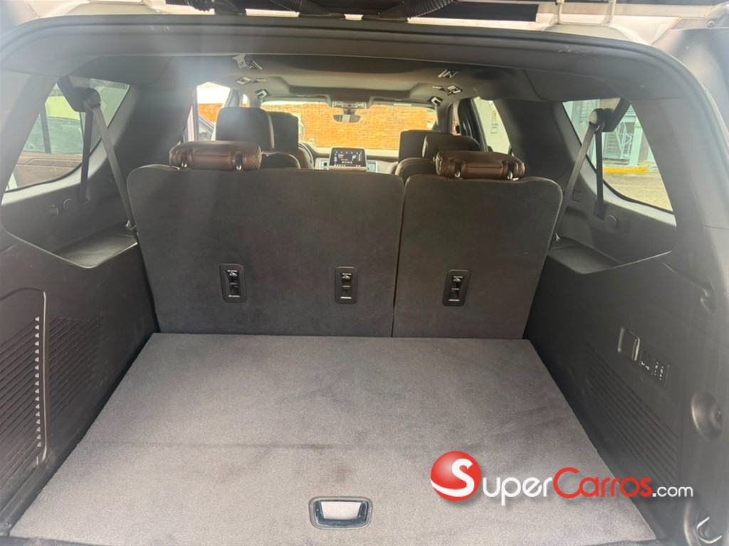 2021 Chevrolet Suburban Highcountry — foto 7 / 12