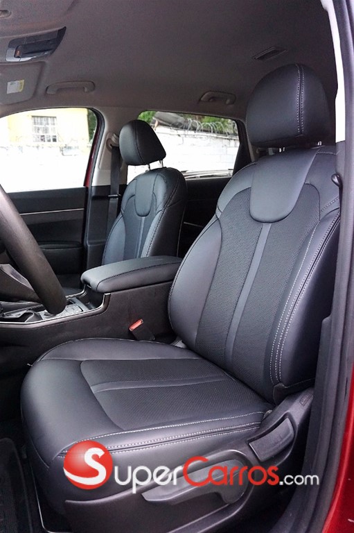 2021 Kia Sorento LX — foto 8 / 10