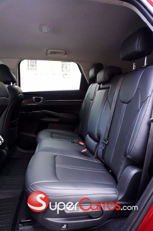2021 Kia Sorento LX — foto 9 / 10