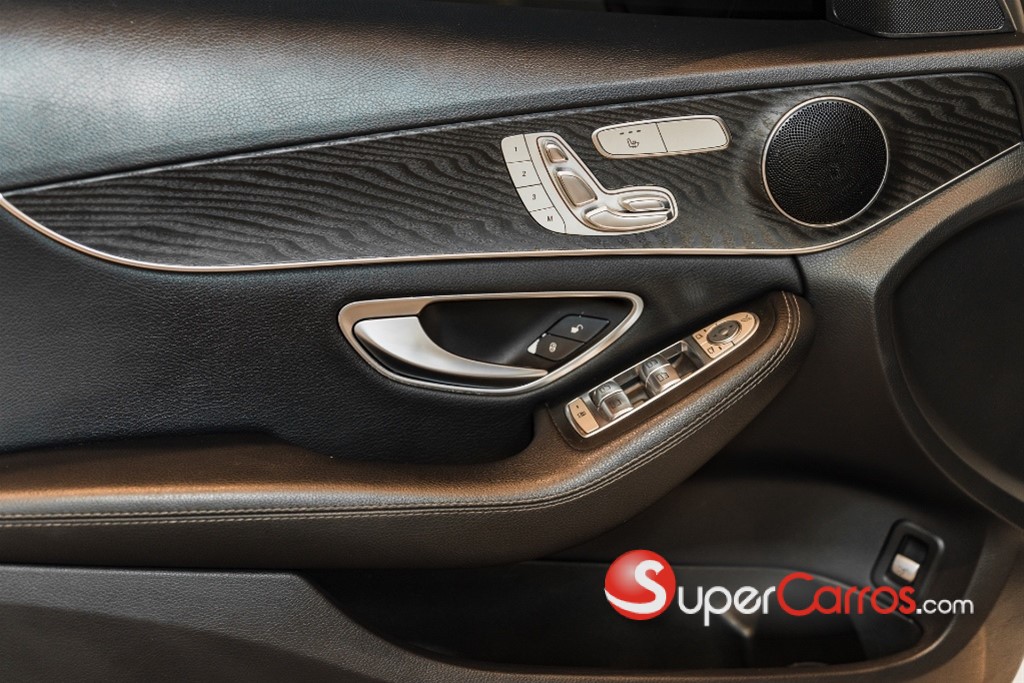 2017 Mercedes-Benz Clase C 300 — foto 10 / 12