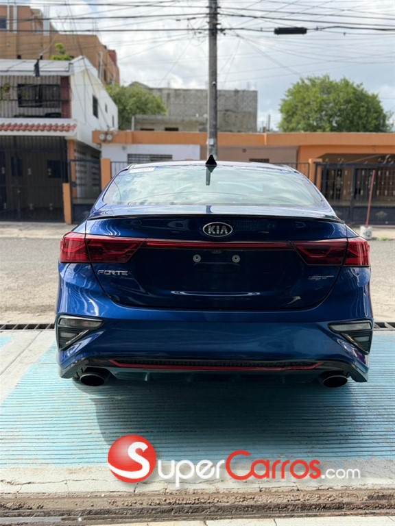 2021 Kia Forte GT Line — foto 8 / 12