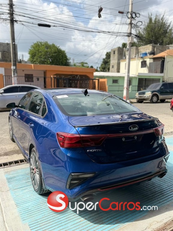 2021 Kia Forte GT Line — foto 9 / 12