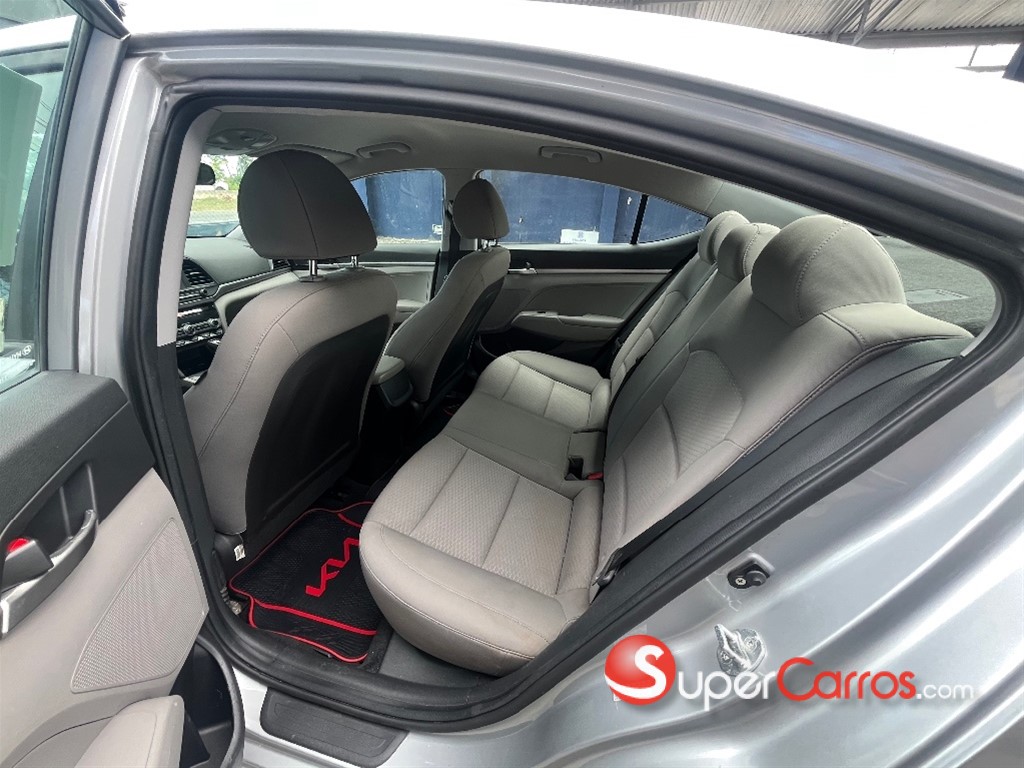 2020 Hyundai Elantra — foto 7 / 10