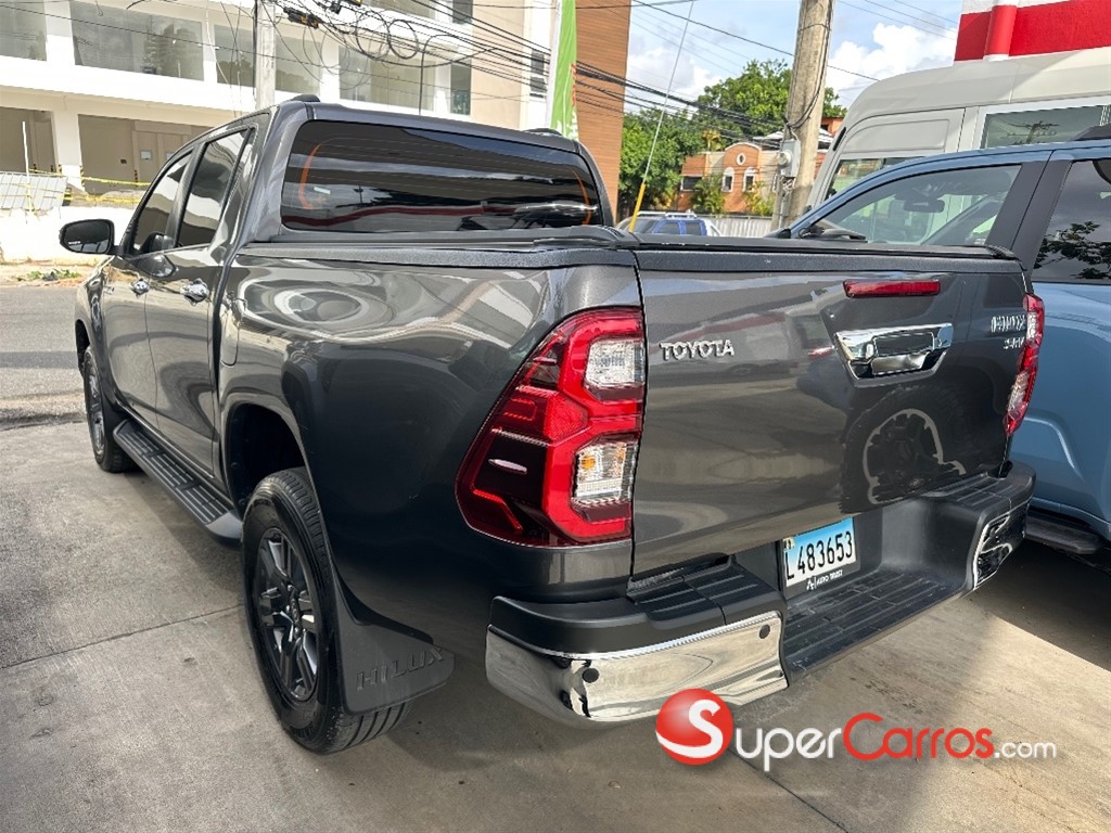 2023 Toyota Hilux Limited — foto 4 / 9