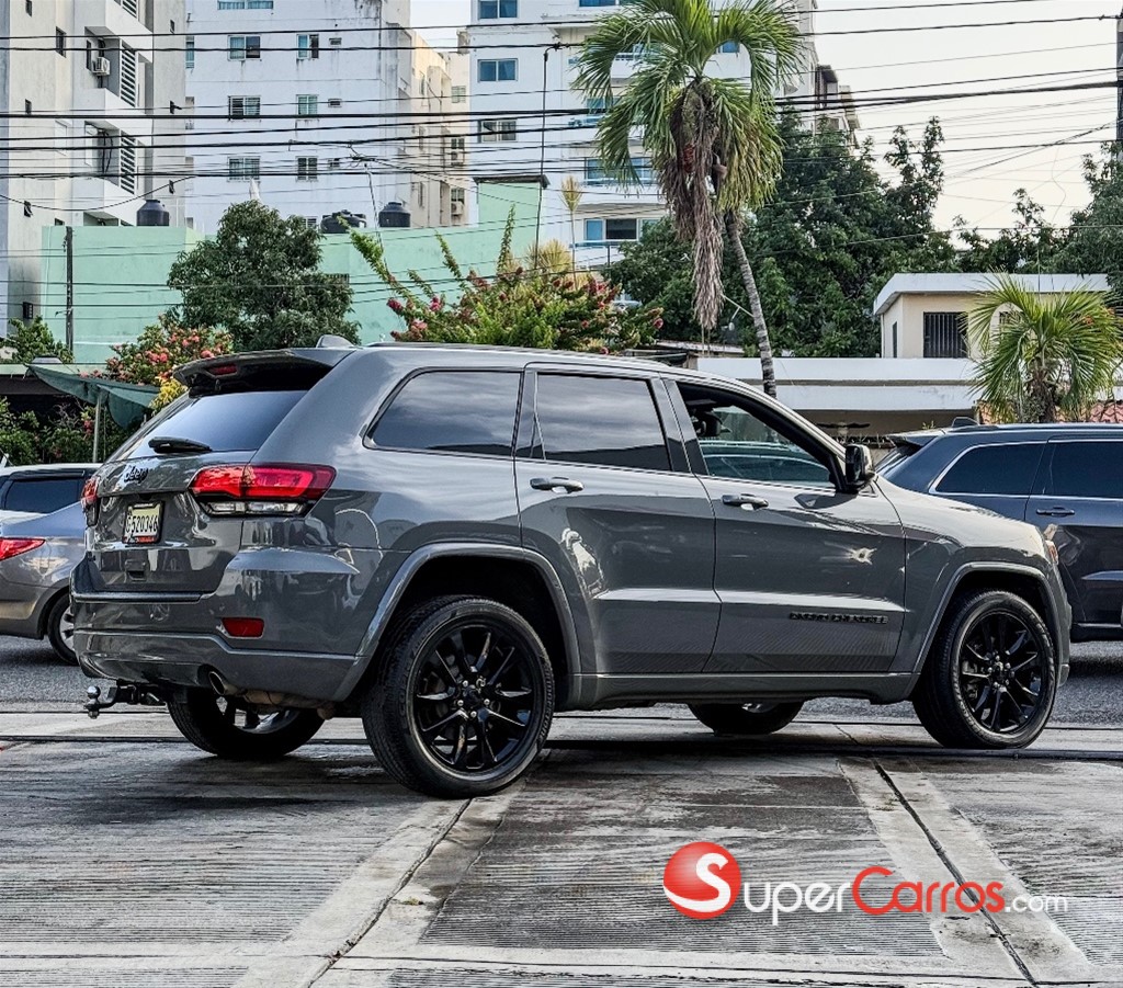 2020 Jeep Grand Cherokee Laredo 4x4 — foto 2 / 11