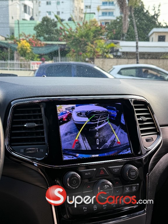 2020 Jeep Grand Cherokee Laredo 4x4 — foto 5 / 11