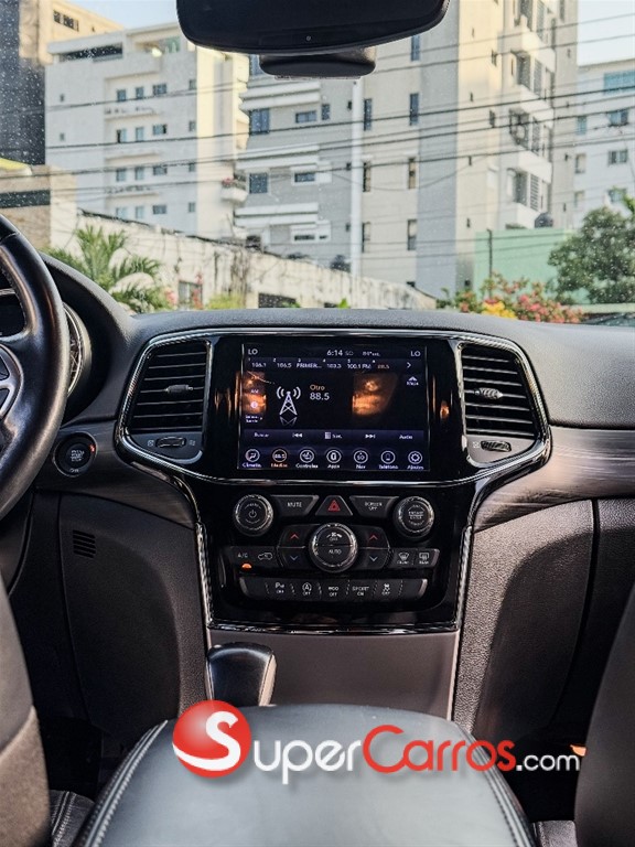 2020 Jeep Grand Cherokee Laredo 4x4 — foto 6 / 11