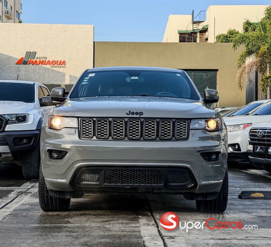 2020 Jeep Grand Cherokee Laredo 4x4 — foto 9 / 11