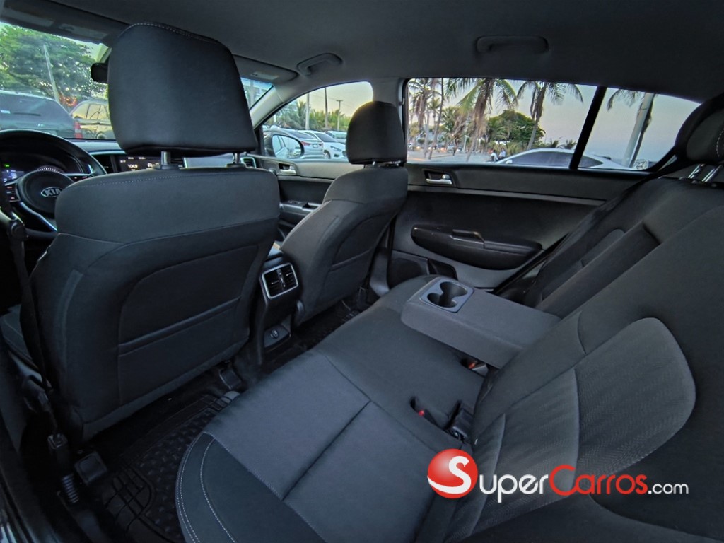 2020 Kia Sportage Luxury — foto 8 / 12
