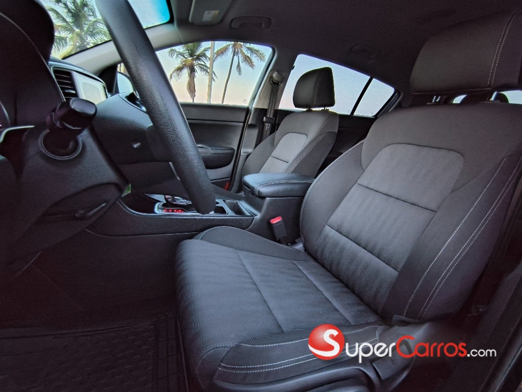 2020 Kia Sportage Luxury — foto 10 / 12