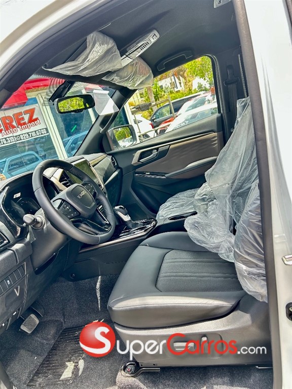 2027 Isuzu DMAX — foto 10 / 10