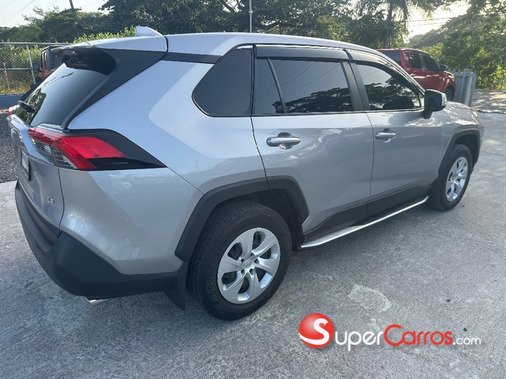 2023 Toyota RAV4 LE — foto 5 / 9