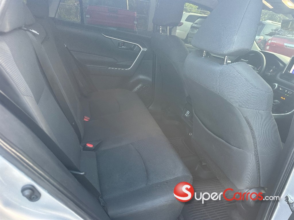 2023 Toyota RAV4 LE — foto 6 / 9