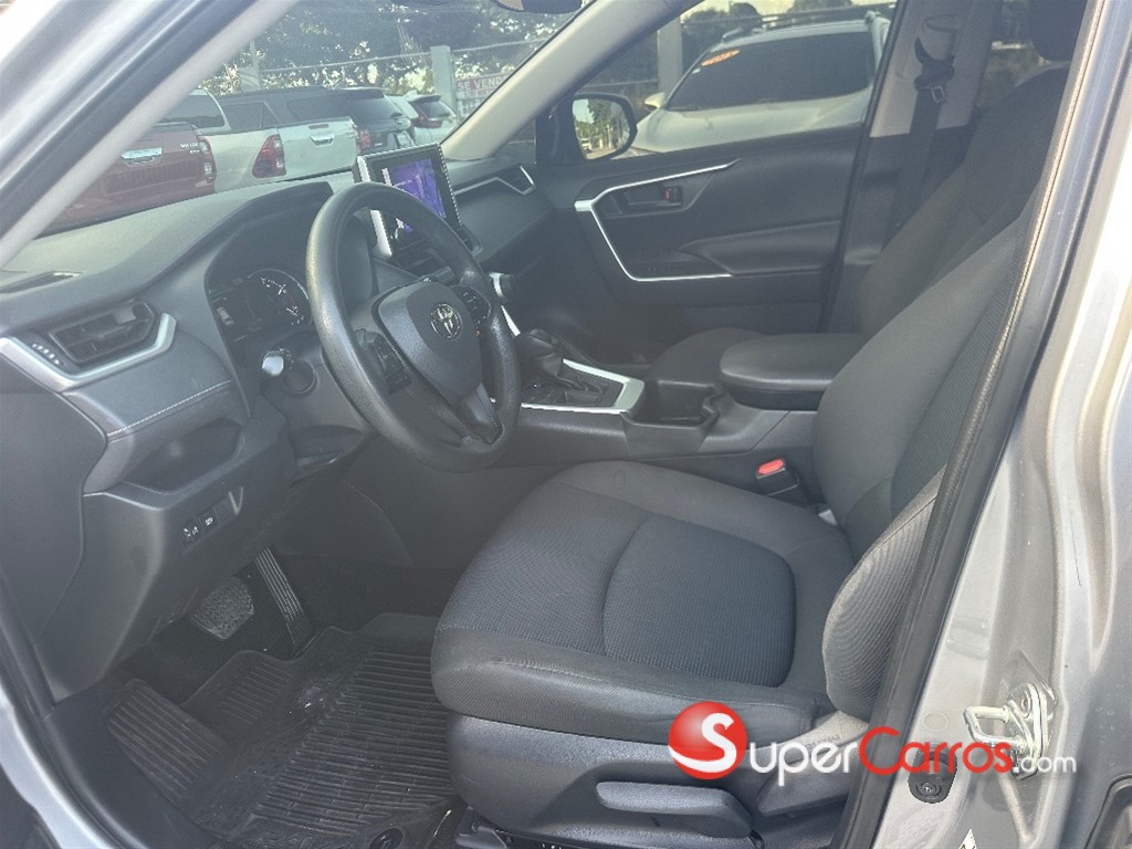 2023 Toyota RAV4 LE — foto 8 / 9