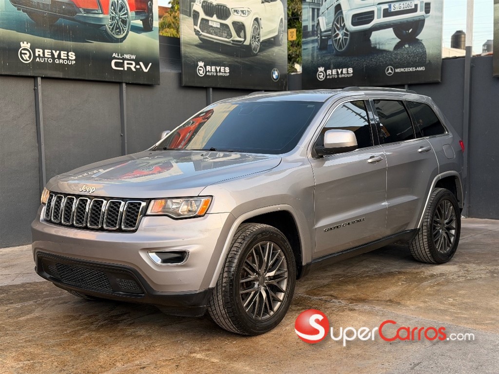 2017 Jeep Grand Cherokee Laredo — foto 2 / 11