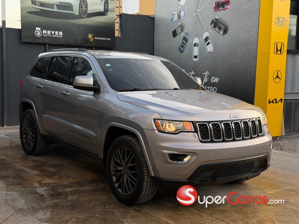 2017 Jeep Grand Cherokee Laredo — foto 3 / 11