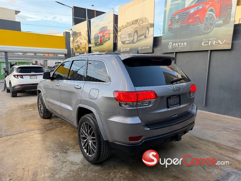 2017 Jeep Grand Cherokee Laredo — foto 4 / 11