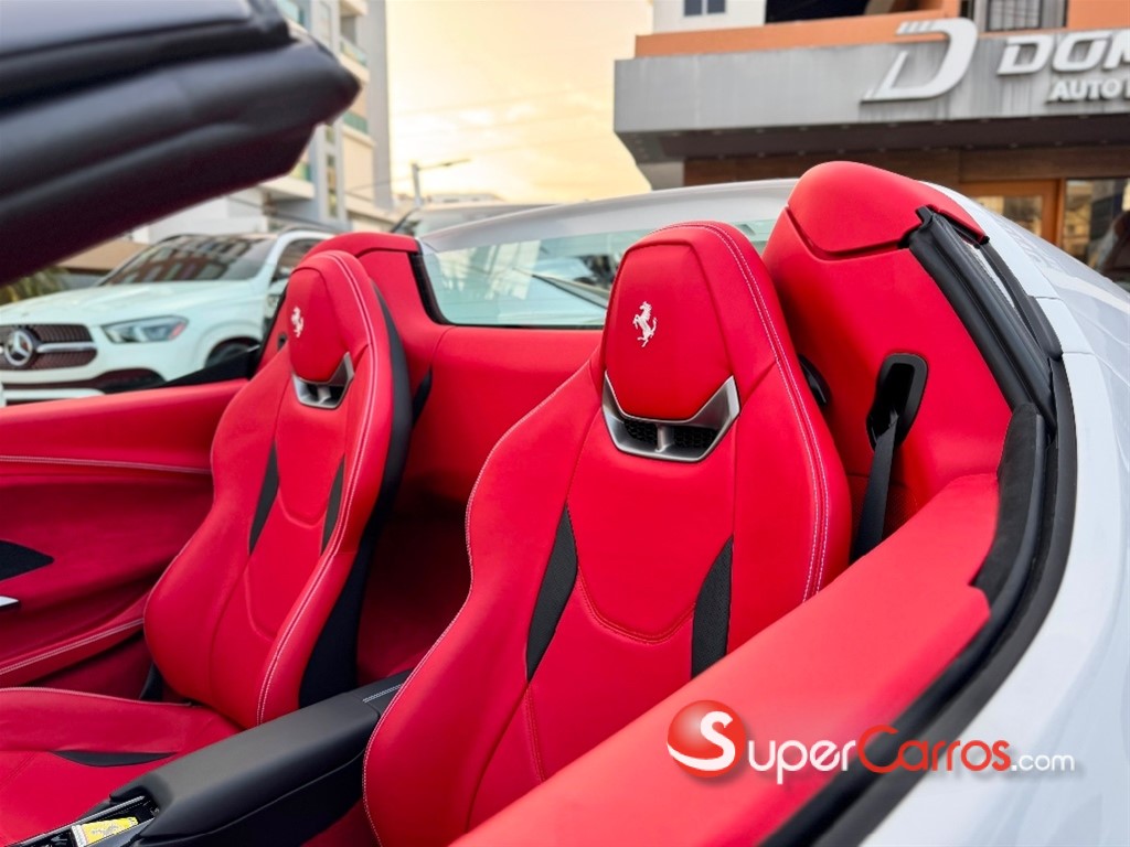 2026 Ferrari 296 GTS — foto 4 / 12