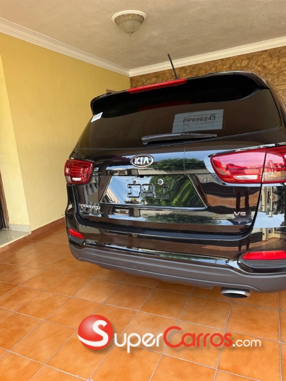 2020 Kia Sorento LX — foto 8 / 12