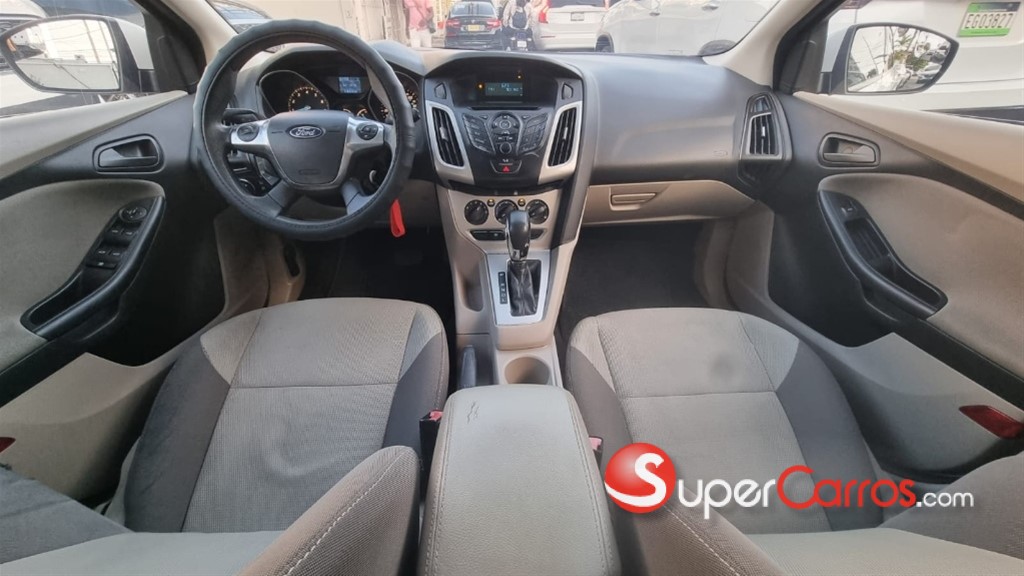 2012 Ford Focus SE — foto 7 / 9