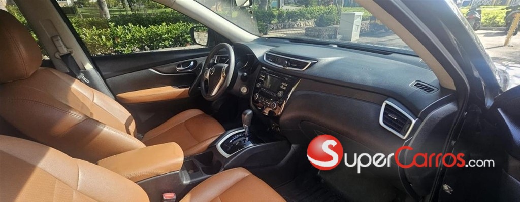 2014 Nissan Rogue SV — foto 4 / 10