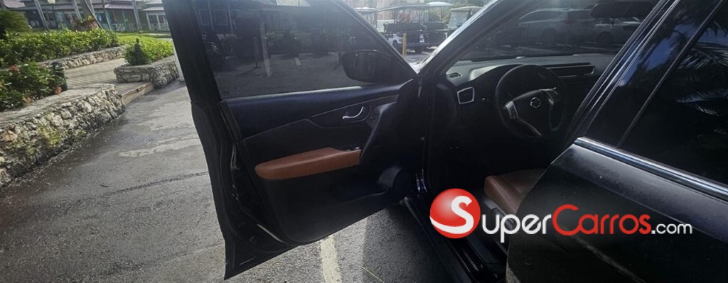 2014 Nissan Rogue SV — foto 7 / 10
