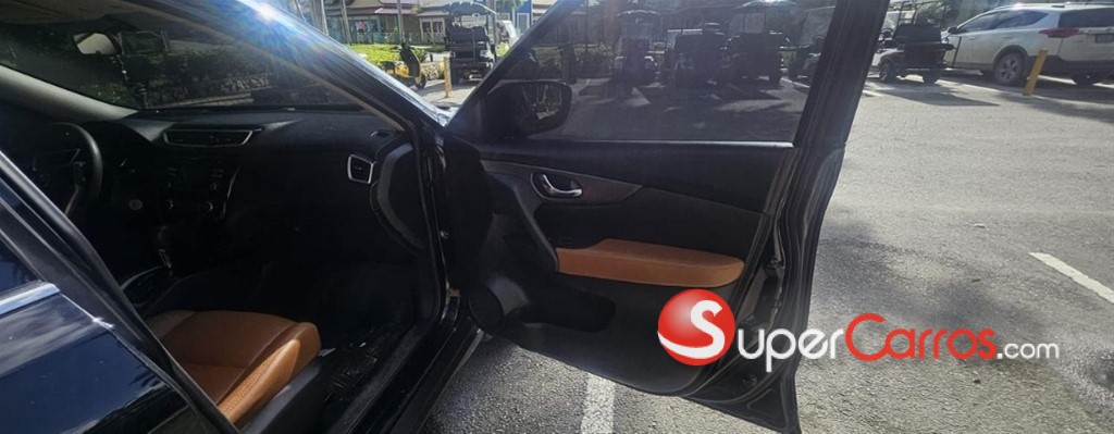 2014 Nissan Rogue SV — foto 8 / 10
