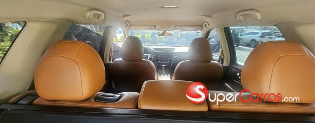 2014 Nissan Rogue SV — foto 9 / 10