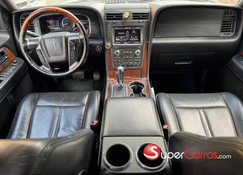 2015 Lincoln Navigator — foto 6 / 12
