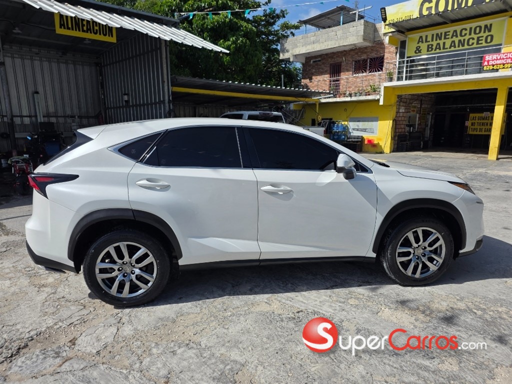 2017 Lexus NX 200T — foto 2 / 12