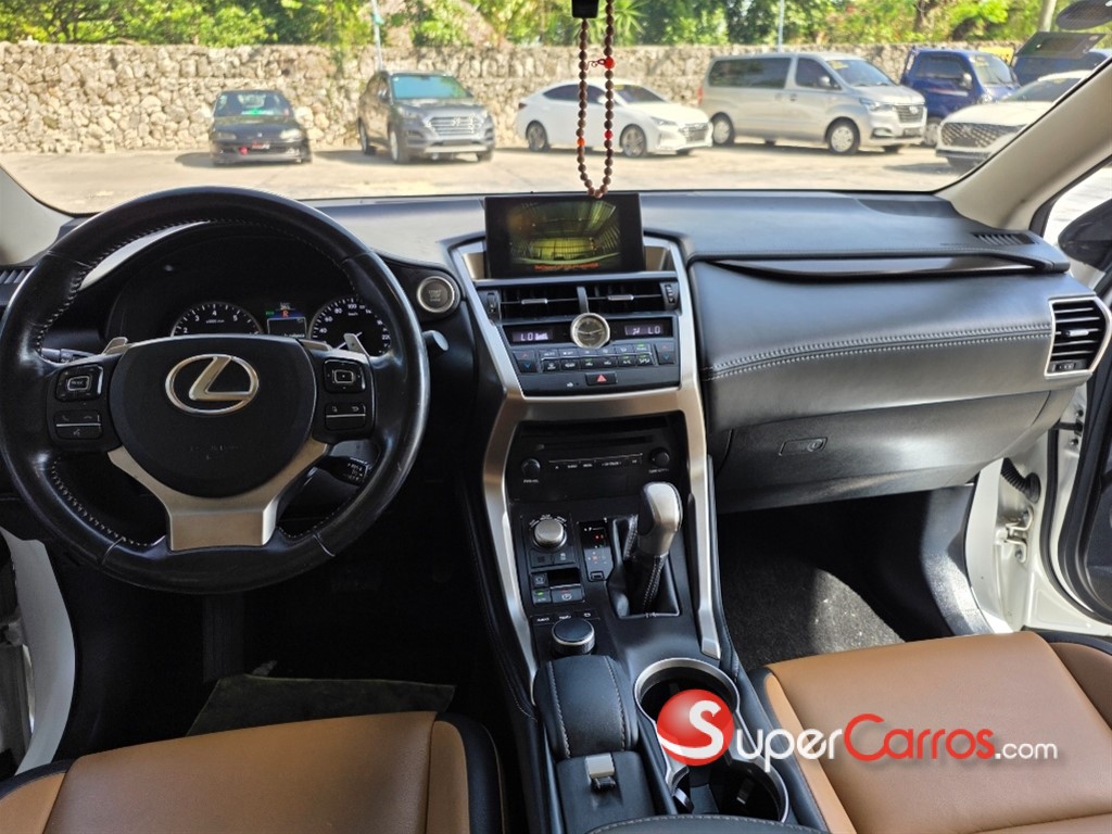 2017 Lexus NX 200T — foto 7 / 12