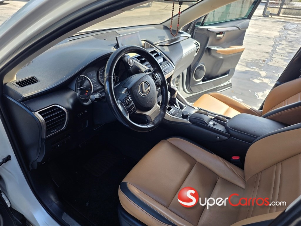 2017 Lexus NX 200T — foto 9 / 12