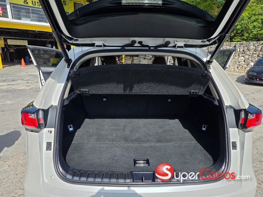 2017 Lexus NX 200T — foto 10 / 12