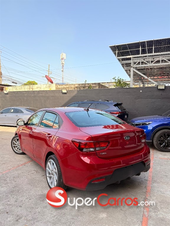 2020 Kia Rio S — foto 5 / 12
