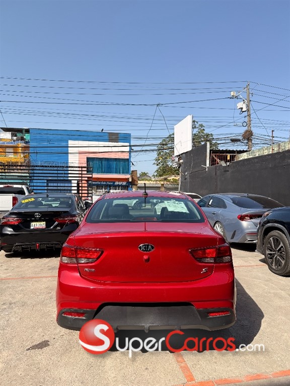 2020 Kia Rio S — foto 9 / 12