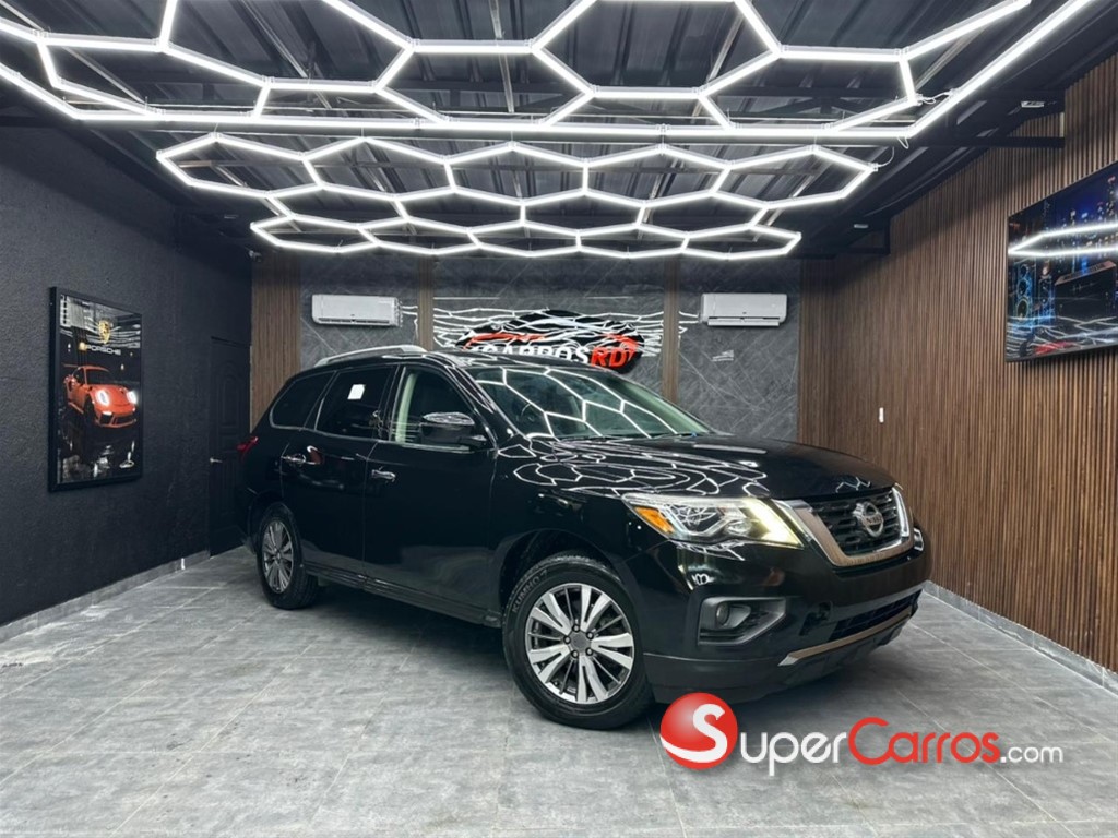2020 Nissan Pathfinder SV — foto 2 / 9