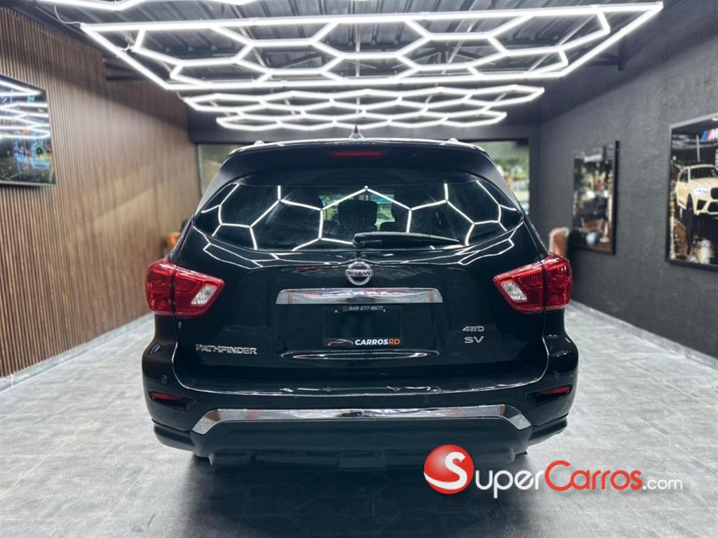 2020 Nissan Pathfinder SV — foto 4 / 9