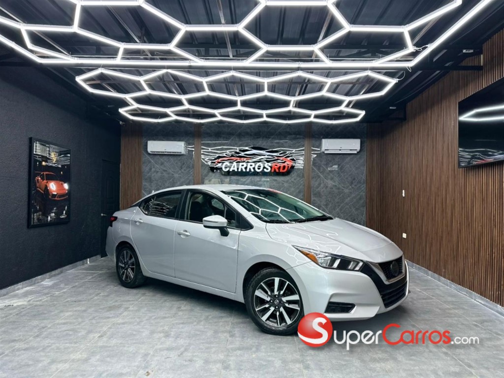 2021 Nissan Versa SV — foto 2 / 10