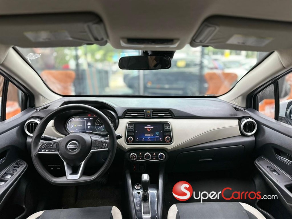 2021 Nissan Versa SV — foto 6 / 10