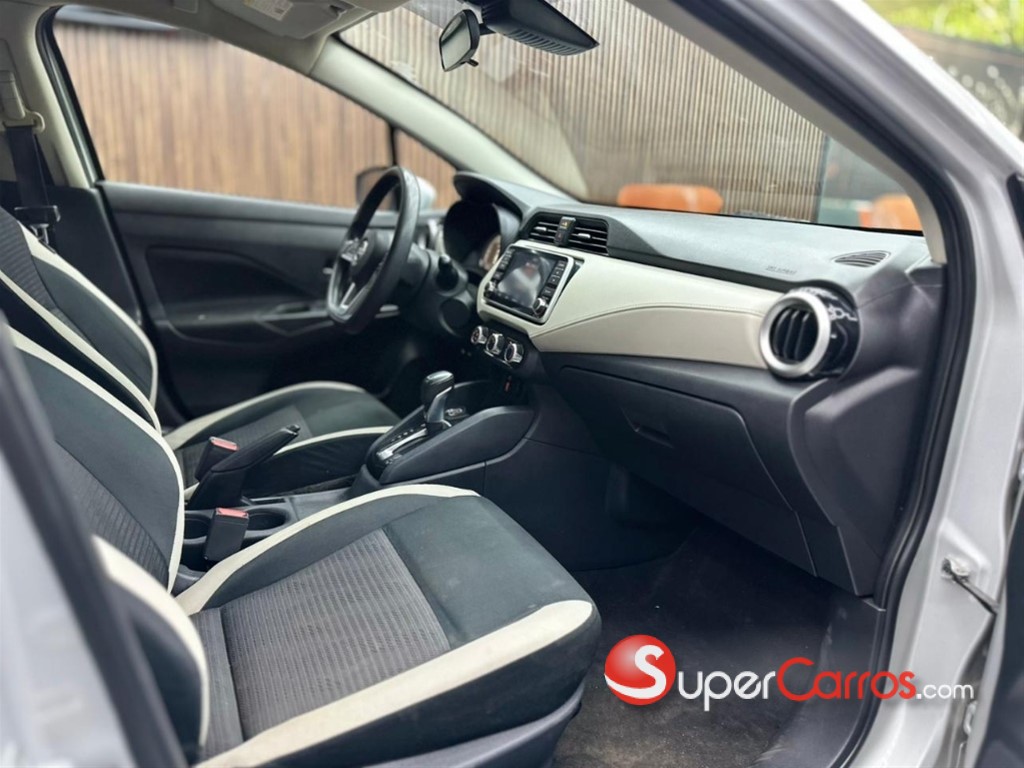 2021 Nissan Versa SV — foto 9 / 10