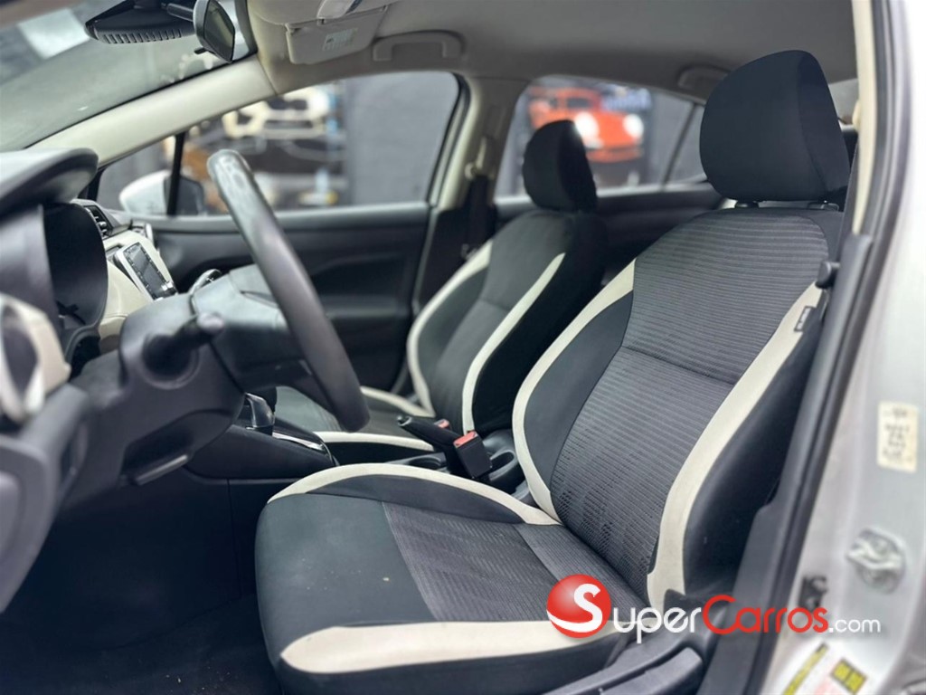 2021 Nissan Versa SV — foto 10 / 10