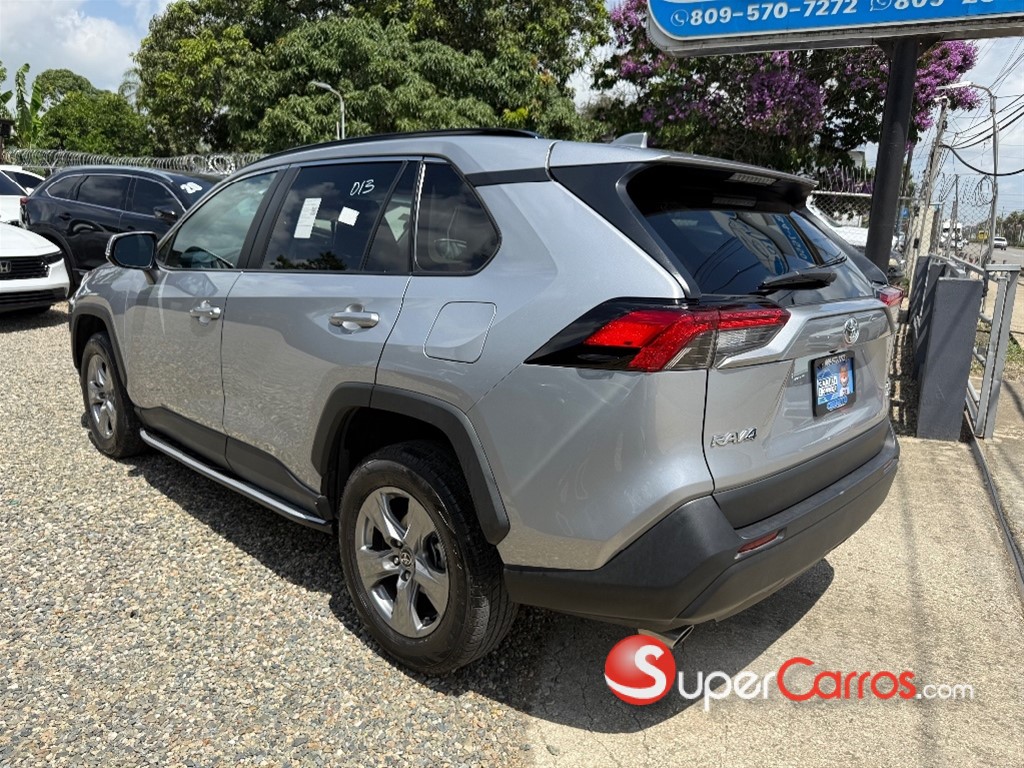 2023 Toyota RAV4 XLE — foto 4 / 10