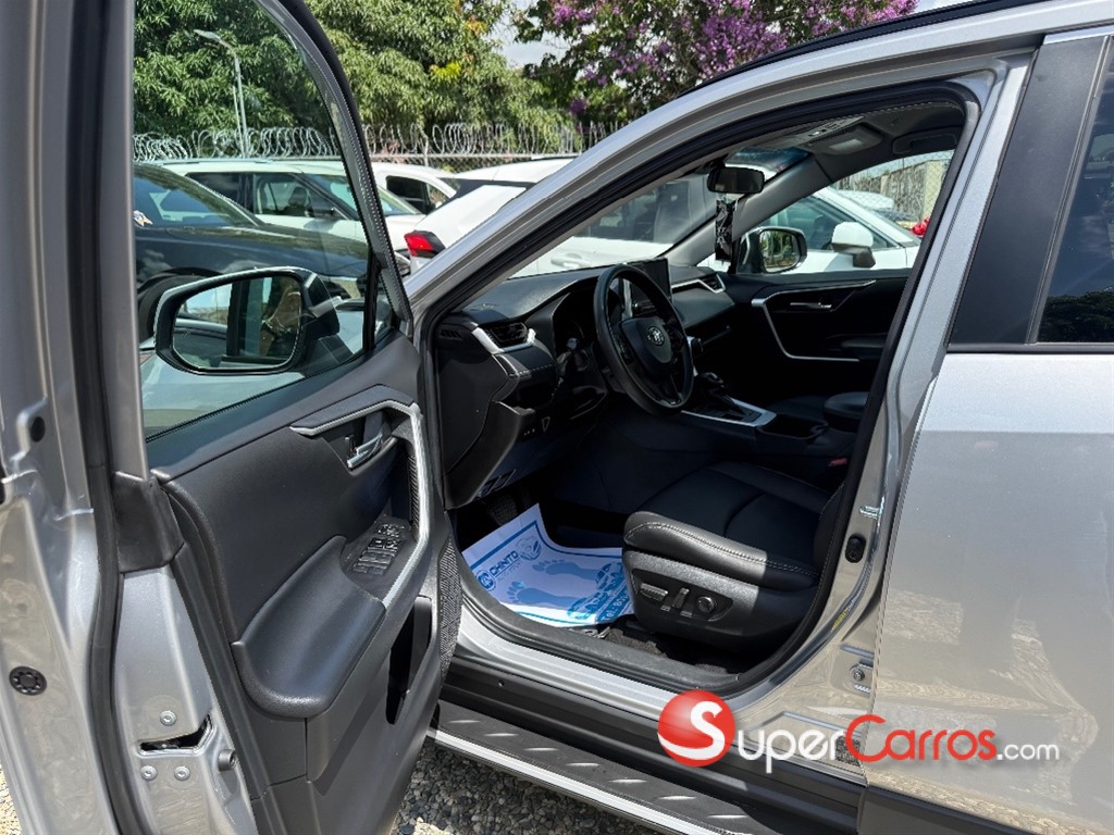2023 Toyota RAV4 XLE — foto 6 / 10
