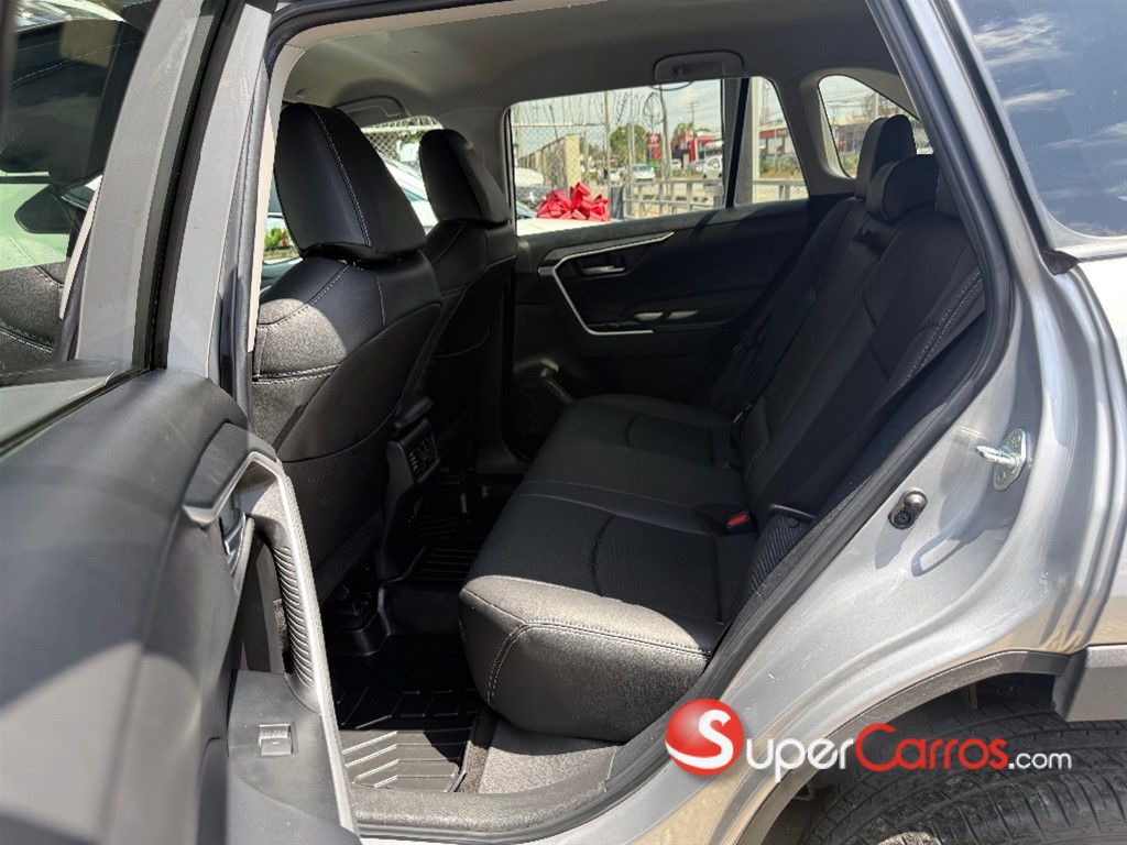2023 Toyota RAV4 XLE — foto 7 / 10