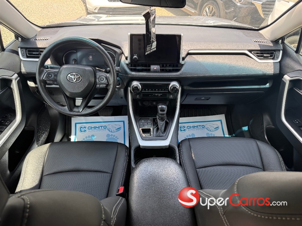 2023 Toyota RAV4 XLE — foto 8 / 10